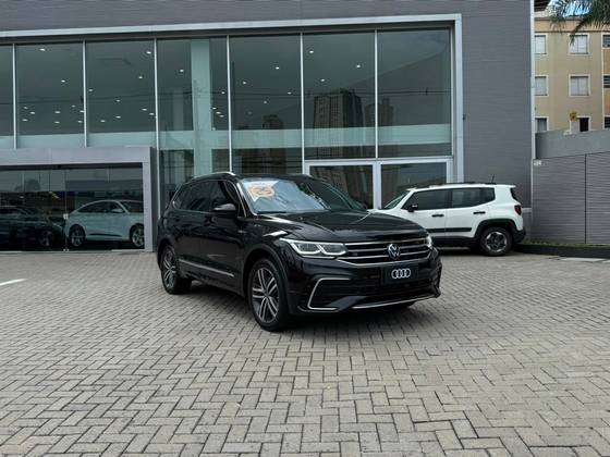 VOLKSWAGEN TIGUAN 2.0 300 TSI GASOLINA ALLSPACE R-LINE AUTOMÁTICO VOLKSWAGEN TIGUAN 2.0 300 TSI GASOLINA ALLSPACE R-LINE AUTOMÁTICO